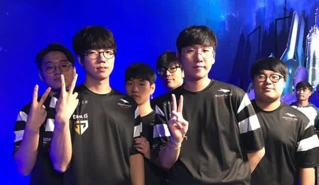 上海女排的 上海女排的