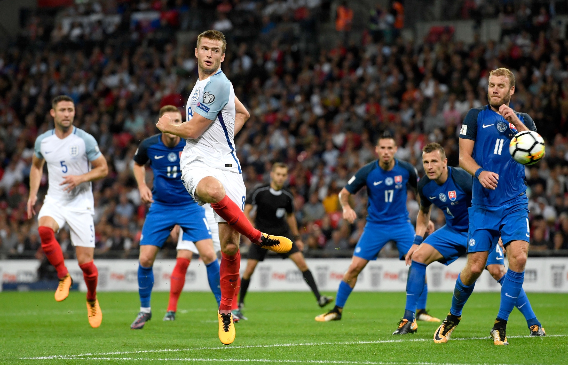 德隆蒂-韦斯特：“友妈门”男主角，被网暴到退役的天才后卫